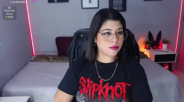 Veronika metal online show from February 24, 2025, 5:42 pm