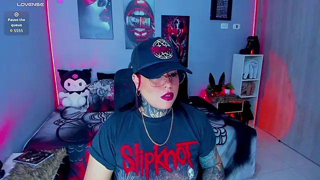 Veronika metal online show from October 6, 2025, 1:41 pm