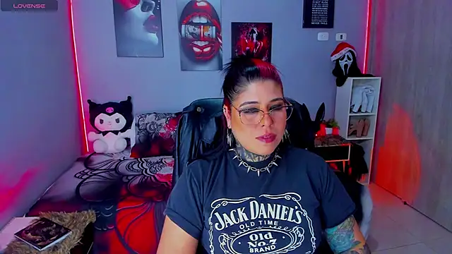 Veronika metal online show from November 14, 2025, 7:34 pm