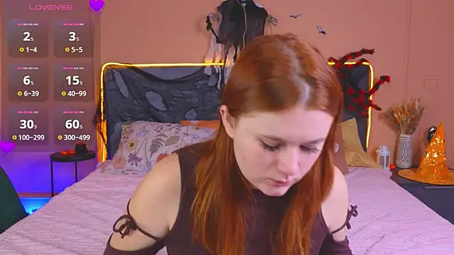 Snapshot of Eva_Starlight chatting on October 19, 2025, 4:02 am Eva Starlight online show from October 19, 2025, 4:02 am