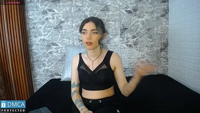 MaeveKuro online show from September 13, 2025, 3:06 am