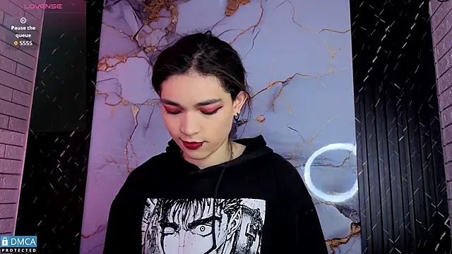 MaeveKuro online show from February 12, 2026, 3:23 am