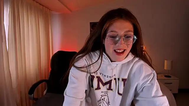 Emily Warren  online show from September 30, 2025, 8:58 pm