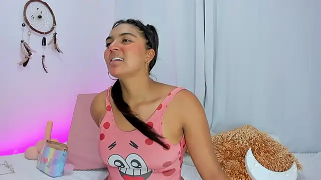 Snapshot of Melodymoore_ chatting on May 8, 2026, 9:42 pm Melodymoore online show from May 8, 2026, 9:42 pm