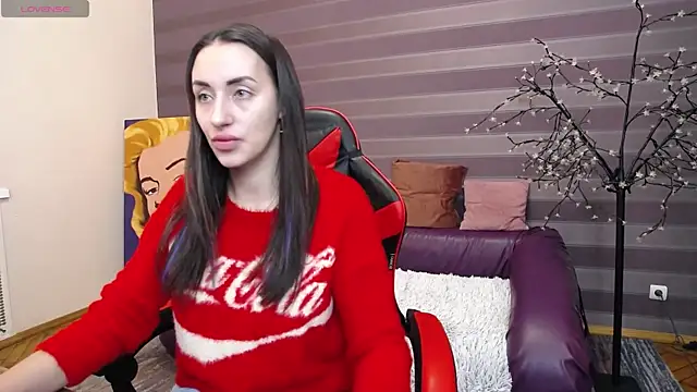 JenniferStone online show from February 4, 2025, 7:29 am