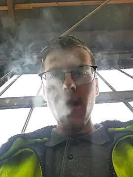 luckyluuk25 online show from February 25, 2025, 10:04 am