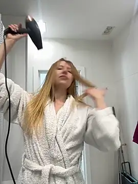 EvaBrooklyn online show from February 28, 2025, 9:36 am