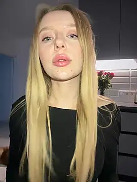 EvaBrooklyn online show from March 13, 2025, 3:39 pm