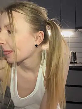 EvaBrooklyn online show from March 21, 2025, 3:57 pm