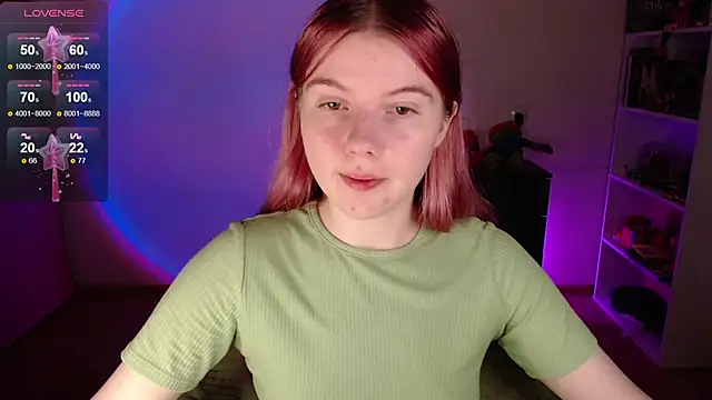 Snapshot of Strawberry_juli chatting on November 22, 2025, 9:30 am Strawberry juli online show from November 22, 2025, 9:30 am