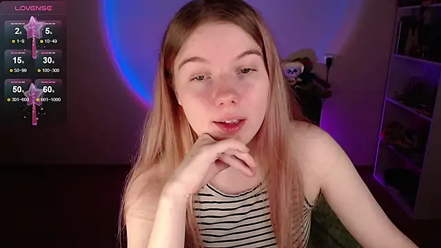 Snapshot of Strawberry_juli chatting on March 14, 2026, 11:37 am Strawberry juli online show from March 14, 2026, 11:37 am