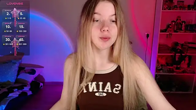 Strawberry juli online show from May 23, 2026, 3:01 am