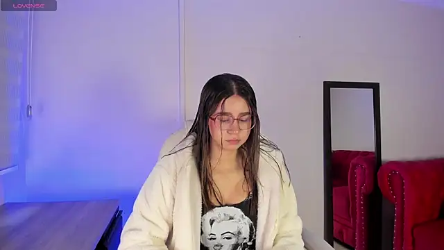 sweet obsession   online show from October 13, 2025, 1:44 pm