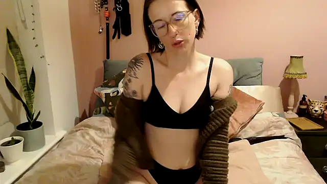 BlaireBarbi online show from November 3, 2025, 6:53 pm