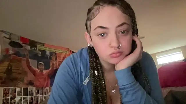 cognacwoodss online show from December 1, 2025, 3:17 pm