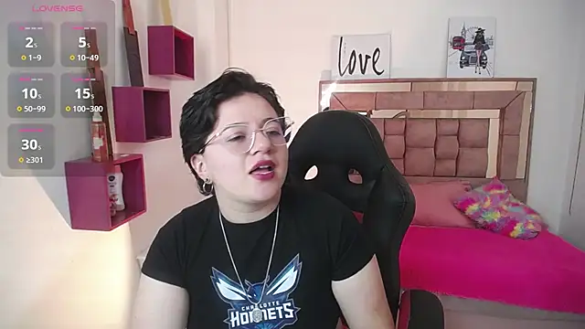 safyka online show from November 6, 2025, 3:07 am