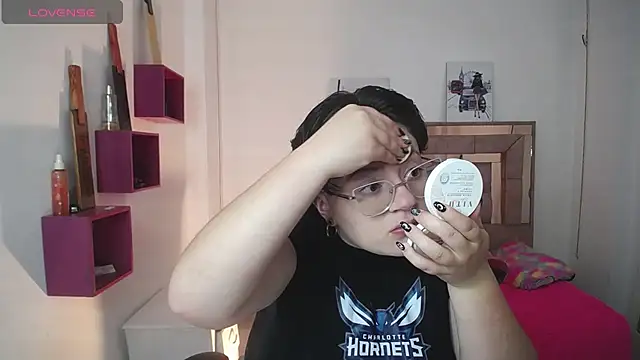 safyka online show from November 12, 2025, 9:36 pm