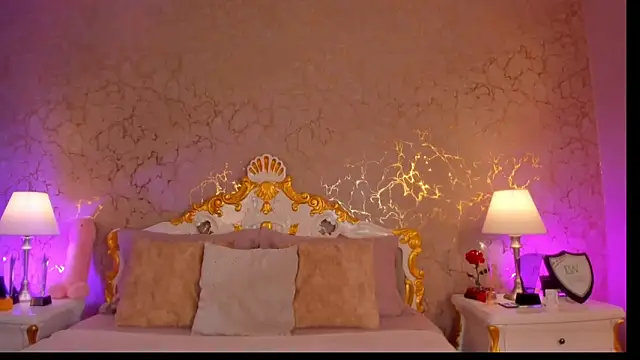 ScarlettWallace online show from February 4, 2026, 7:53 pm