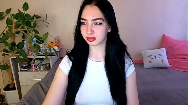 WildKittenX  online show from June 10, 2026, 4:01 am