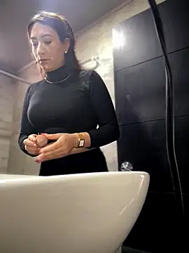 Mila LS online show from October 20, 2025, 1:11 pm