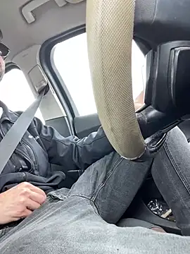 YJeromZCoxk online show from March 21, 2025, 11:01 am