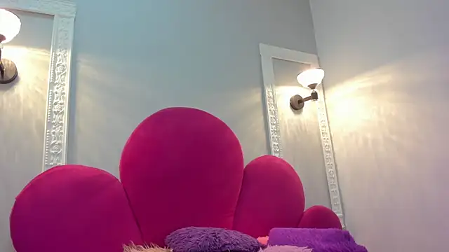 Bonniie 22 online show from October 28, 2025, 1:58 pm