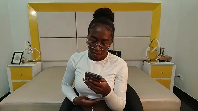 Qeen blackk online show from November 13, 2025, 7:57 pm