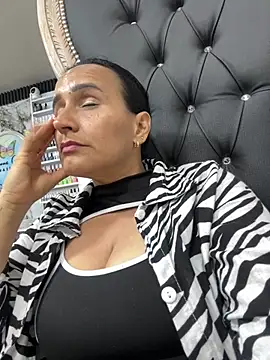 Sara Charmy online show from March 10, 2026, 10:04 pm