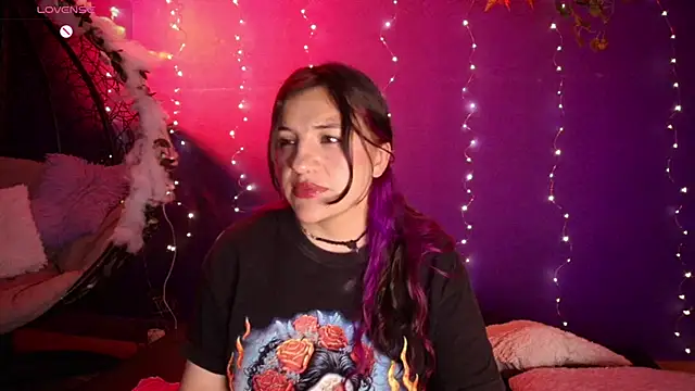 TaraTaylorr online show from November 16, 2025, 7:14 am