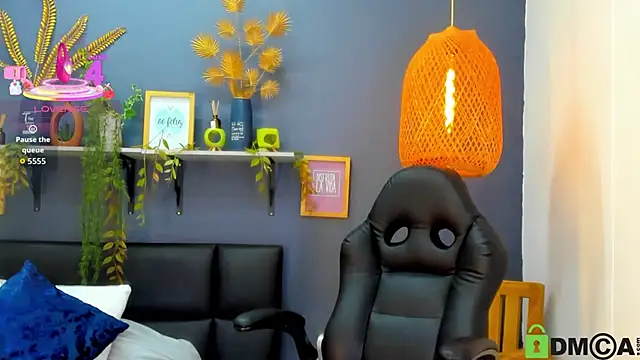 yessila parker online show from January 14, 2026, 10:54 am