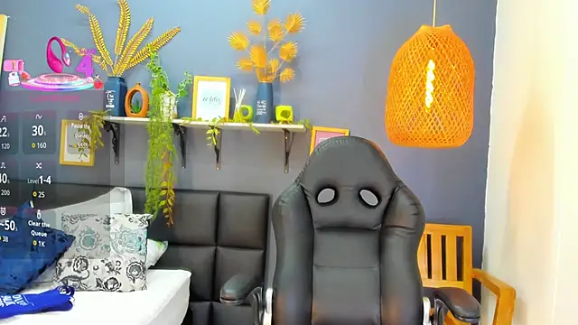 yessila parker online show from February 9, 2026, 10:19 am