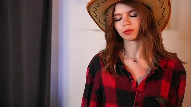 AmityDilley online show from October 21, 2025, 6:47 am