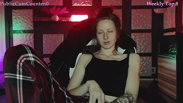 SweetSeraphine online show from November 10, 2025, 6:34 am