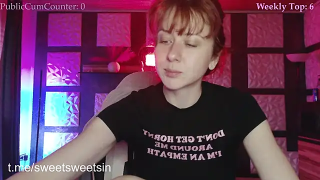 SweetSeraphine online show from April 3, 2026, 8:23 am