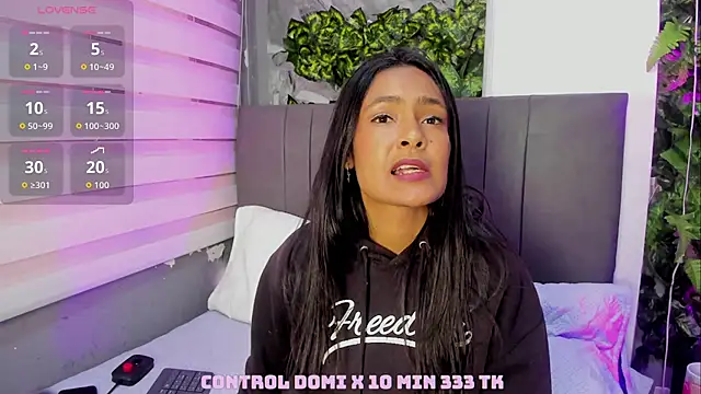 Fernanda liie  online show from October 9, 2025, 12:25 pm