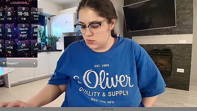 Layla- online show from February 21, 2025, 1:55 pm