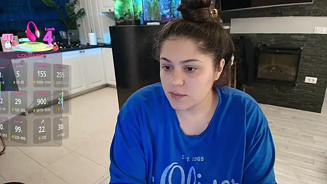 Layla- online show from October 24, 2025, 1:40 pm