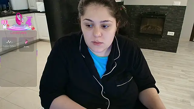 Layla- online show from January 15, 2026, 1:59 pm