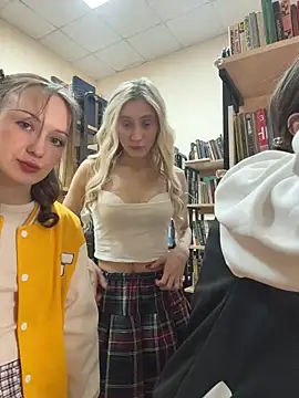 Snapshot of melicious_ chatting on January 14, 2026, 6:19 am melicious online show from January 14, 2026, 6:19 am