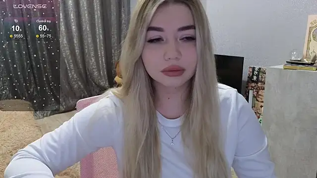 Snapshot of maaaay20 chatting on March 3, 2025, 2:15 pm maaaay20 online show from March 3, 2025, 2:15 pm