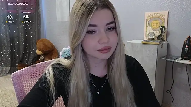 Snapshot of maaaay20 chatting on March 4, 2025, 11:19 am maaaay20 online show from March 4, 2025, 11:19 am