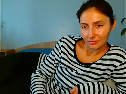 Irina9793 online show from October 9, 2025, 8:01 am