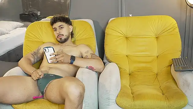 Liam and luca online show from March 17, 2025, 9:23 pm