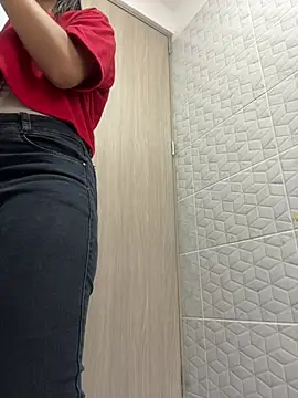 ElectraRhodes1 online show from February 1, 2026, 5:00 pm