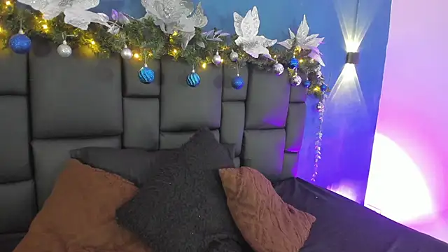 DANESKA HILLER online show from December 15, 2025, 8:02 pm