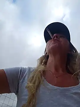 Melody73 online show from September 23, 2025, 8:06 am