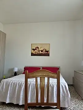 Snapshot of Gattina74 chatting on September 17, 2025, 8:27 am Gattina74 online show from September 17, 2025, 8:27 am