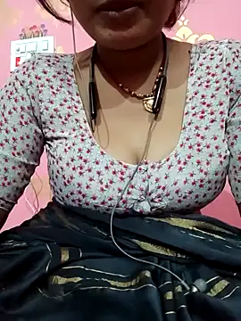 Snapshot of Beautiful_Puja chatting on March 8, 2025, 12:41 pm Beautiful Puja online show from March 8, 2025, 12:41 pm