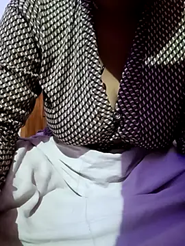 Snapshot of Beautiful_Puja chatting on March 14, 2025, 3:47 pm Beautiful Puja online show from March 14, 2025, 3:47 pm