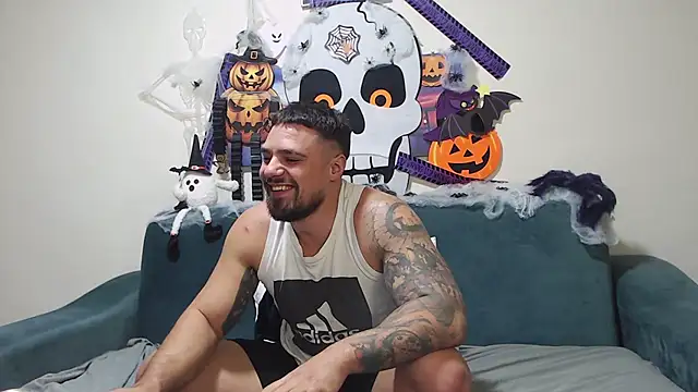 Tiberius hunk online show from October 28, 2025, 7:05 pm